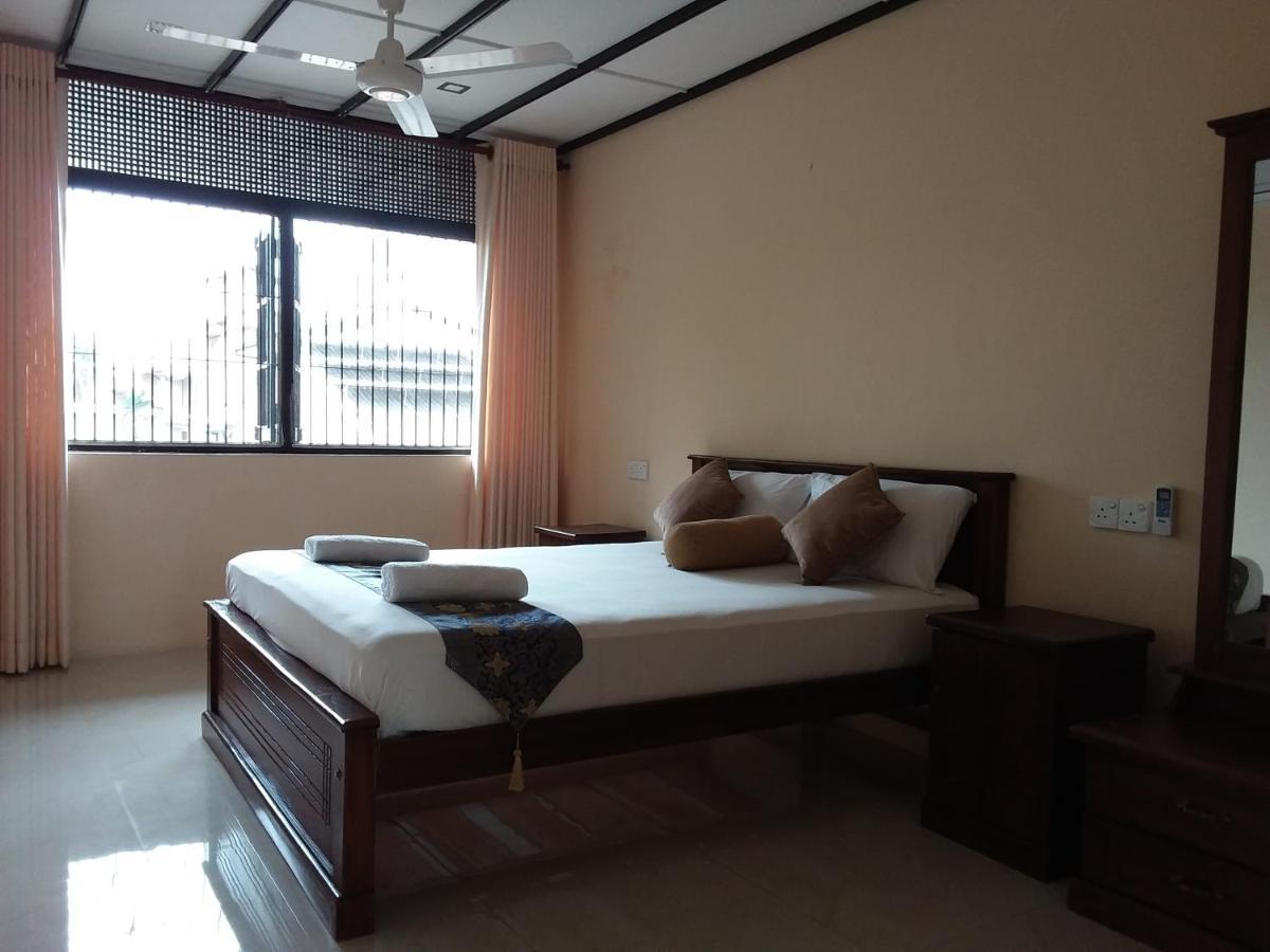 Будинок відпочинку Colombo Residence Коломбо